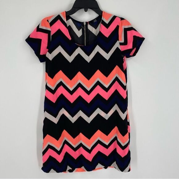 Rue 21 Women’s Round Neck Zigzag Print Short Sleeve Mini Dress size M - Picture 1 of 3